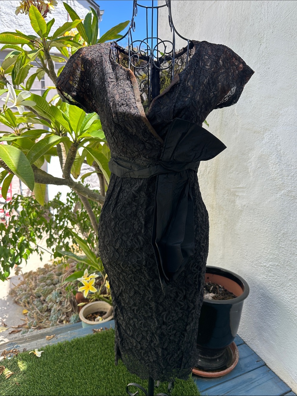 VINTAGE Elegant Black Lace Dress with Waist Bow